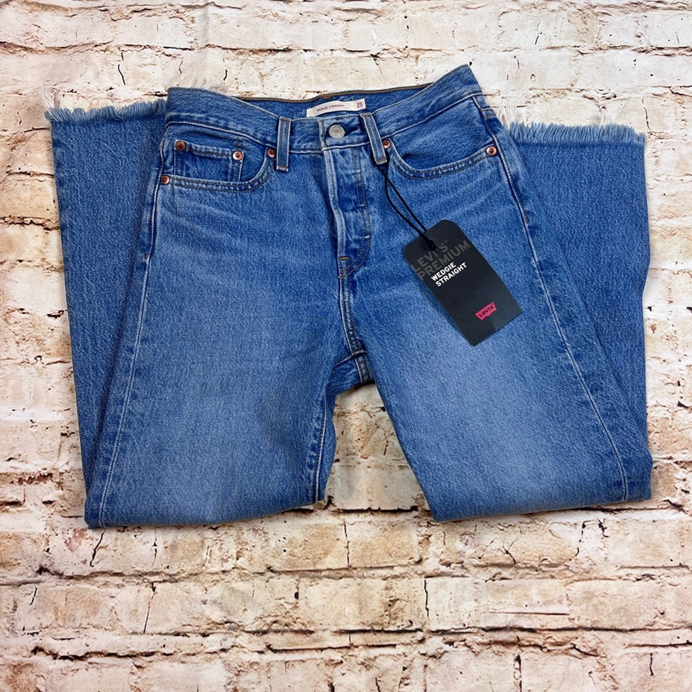NWT Levi’s